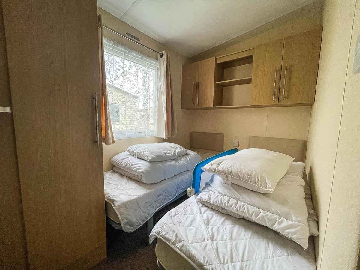 Lovely Caravan With Decking At Heacham Beach In Norfolk, Sleeps 6 Ref 21020C Luaran gambar